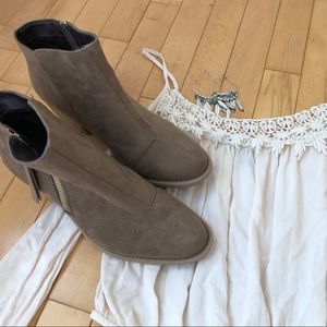 Charlotte Russe Shoes - Charolette Russe Size 8 Brown Ankle Boots Charlotte Russe Shoes - Charolette Russe Size 8 Brown Ankle Boots
